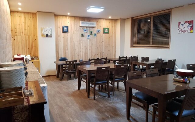 Brown-dot Hotel Paju Heyri
