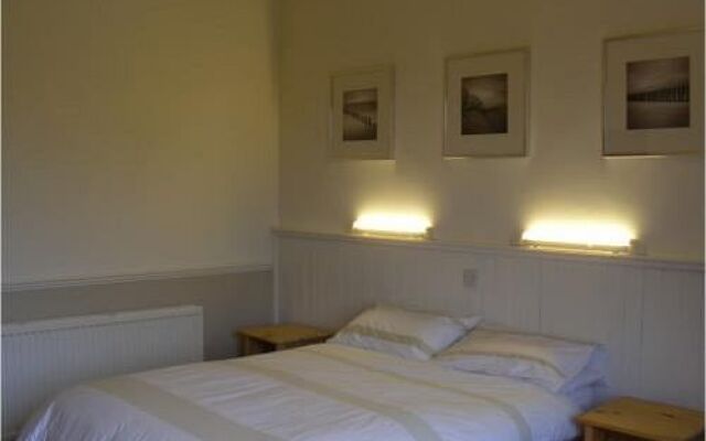Fernlea Hotel