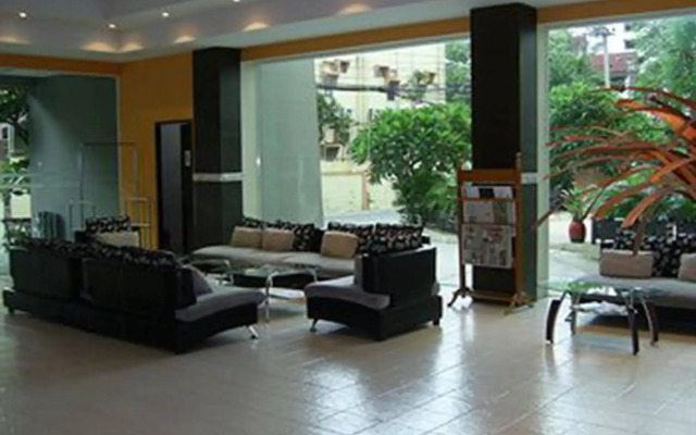 Crown Pattaya Beach Hotel