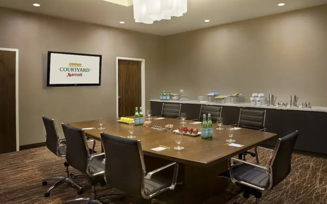 Courtyard Calgary Airport