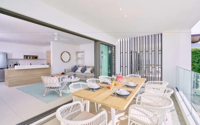 Les Estivales Beachfront Suites & Penthouses with LOV