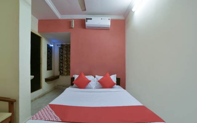 OYO 16533 Hotel Sudarshan