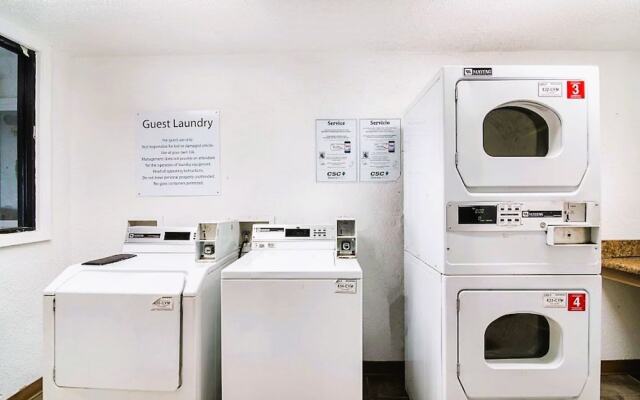 Motel 6 Mobile North