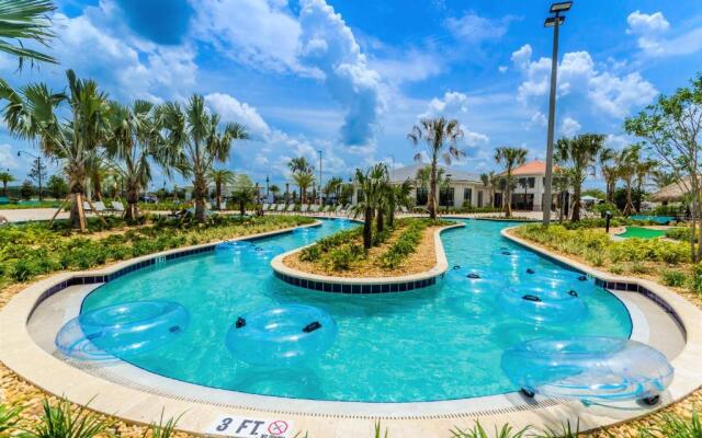 Stunning Lakeview Townhome w/ Private Pool!