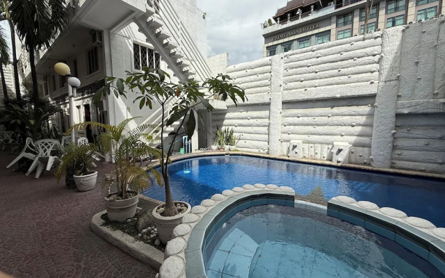 Kandi Suites 2BR with private Jacuzzi