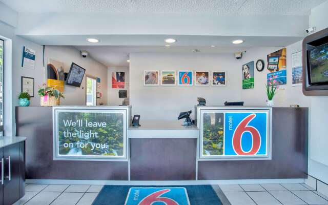 Motel 6 Salem, OR