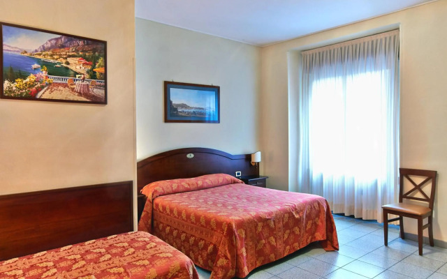 Pavone Hotel 