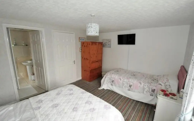 Treviglos Lodge Bed  Breakfast