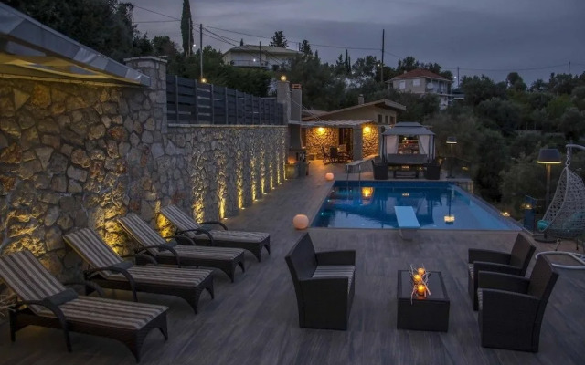 Luxurious Villa Kastro
