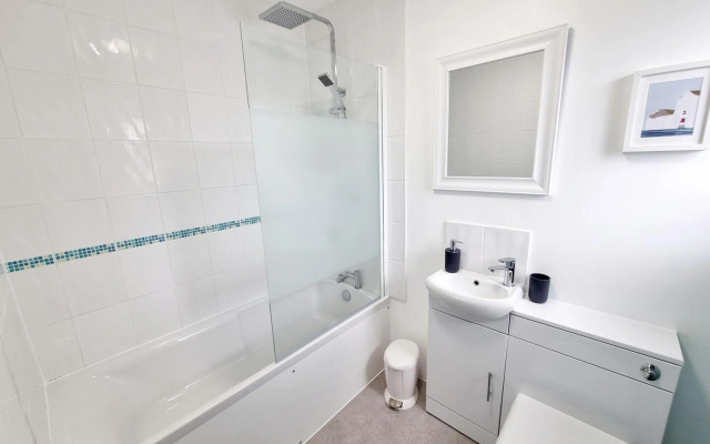 Visit Seaford Apartment - 4 Bedroom - Sleeps 9