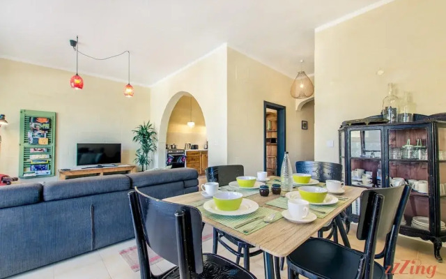 Retro Designer Homelike Apartment - Close to Beach