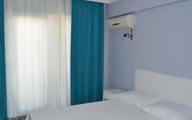 Lapis Port Surf Hotel