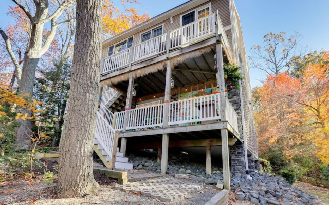 Waterfront Lusby Retreat w/ Deep-water Dock & Slip