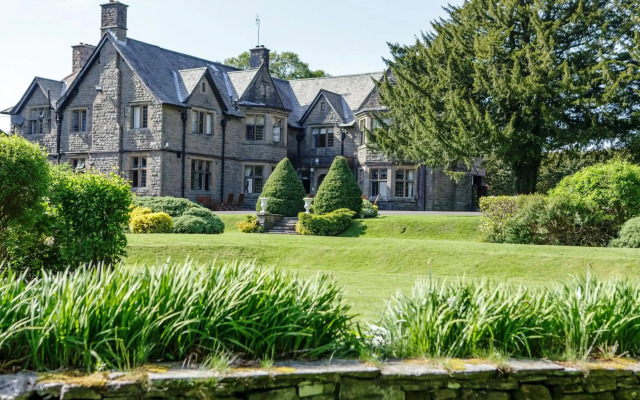 Maes Manor Hotel