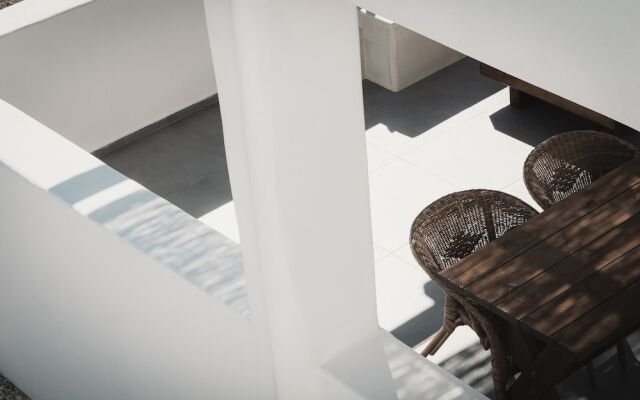 Bianco Diverso Suites