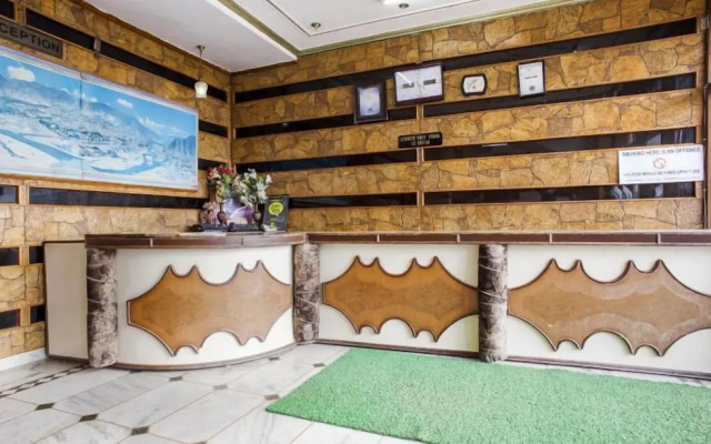 ADB Rooms Hotel Sahiwa