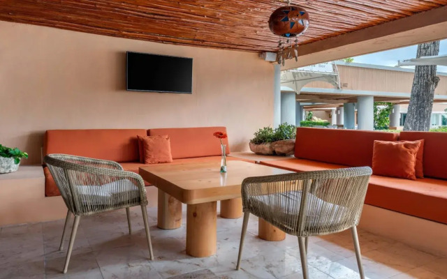 PA Beach Club & Hotel