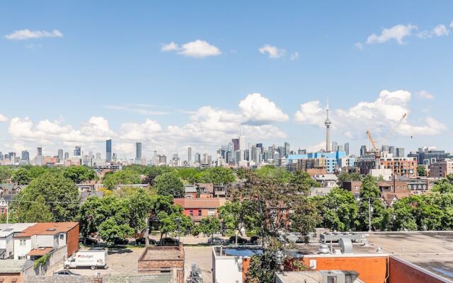Stunning New 1BR Suite Trendy Queen West