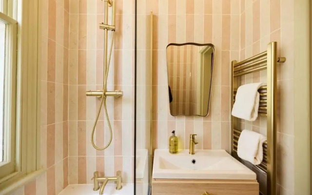 The London Hideaway Stylish 1-bed Flat Near Hampstead Heath