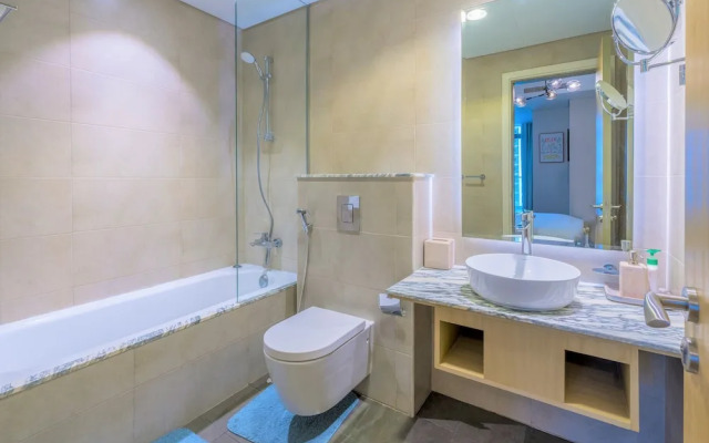 Luxurious 2B With Burj Views in Business Bay
