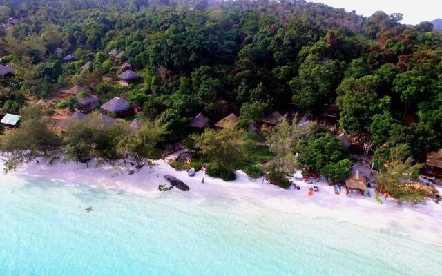 White Beach Bungalows