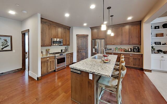 999wabig 4 Bedroom Home