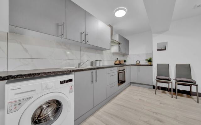 Lovely 1-bed Studio in Feltham