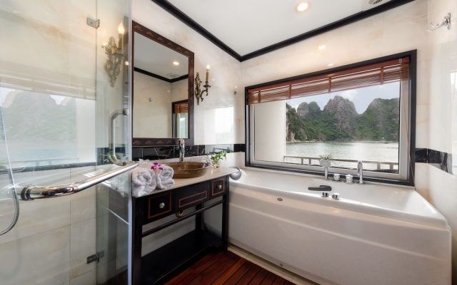 Halong Crown Cruise – Guest Rooms – Ha Long