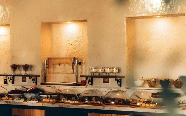 Seki Cave Suites