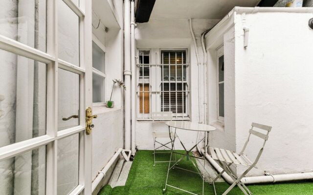 South-Kensington Apartment