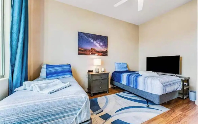 East Mesa Desert and Mountain Views: 5br, Pool