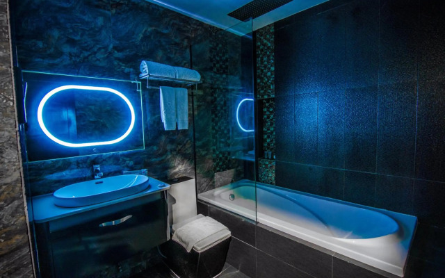 Eloisa Royal Suites