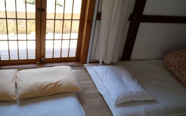100 Korea House