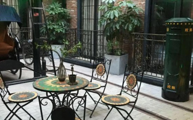 J Vspace Art Hotel