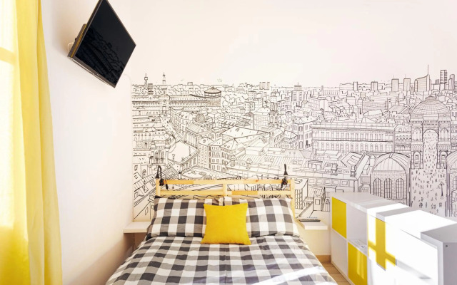 A Yellow Touch - Modern Studio in Isola Milano