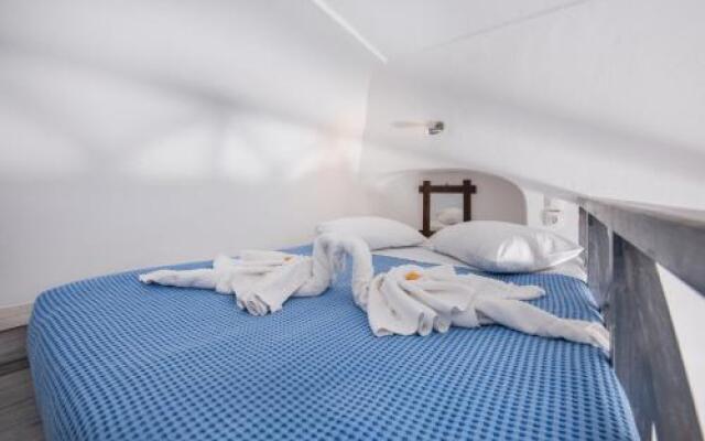 Maryloujohn Villas Oia