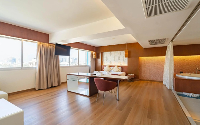 Veronica Residence