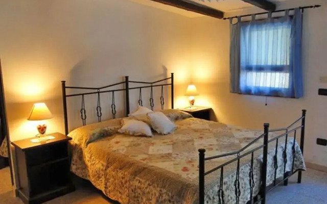 Secluded Holiday Home in Matino With Swimming Pool