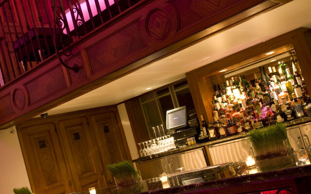 W Minneapolis - The Foshay