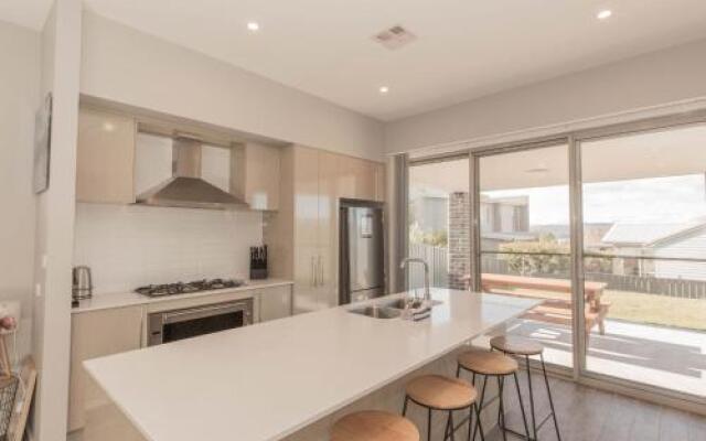 43A Twynam Street - Snowfall