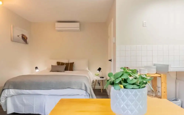 Barefoot Villas Room 7 Kodiak