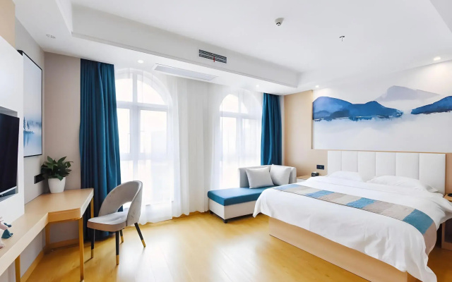 VX Wuxi Jiangyin High-tech Zone Panlongshan Park Hotel