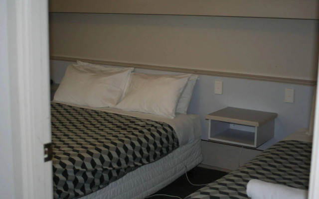 The Coachman Motel & Units