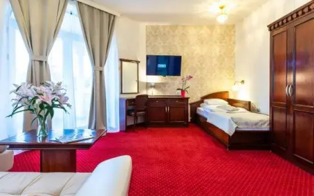 Garni Hotel Royal Crown