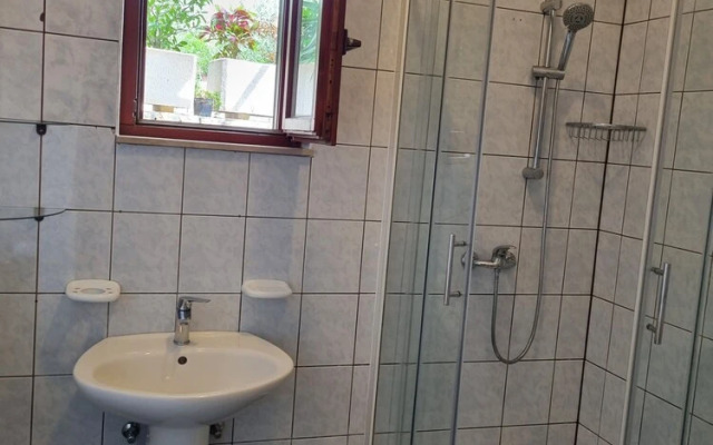 Large 120 m2 apt With Patio,1 min Walk From Beach