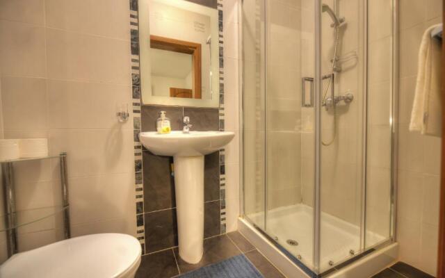 Large 3 bedrooms steps away from Balluta Bay BCAM2-1