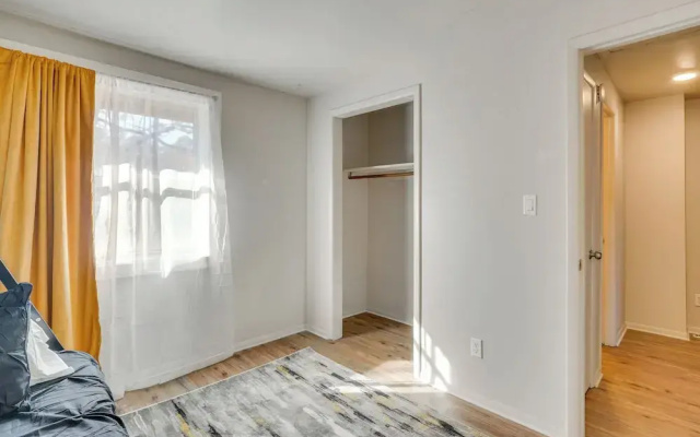 Chic Farmhouse, 3Mi to Lake-pet Friendly & Golfing