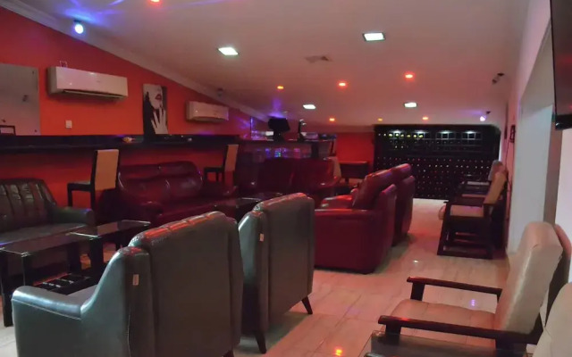 Springpark Yaad Hotel