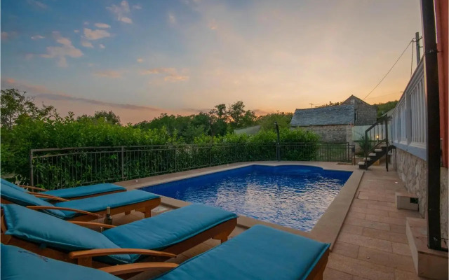 Holiday Home Kresevo with Fireplace 11