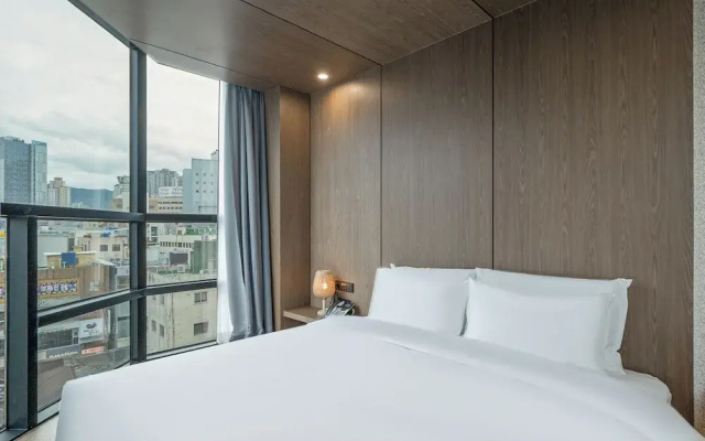 Giant Hotel